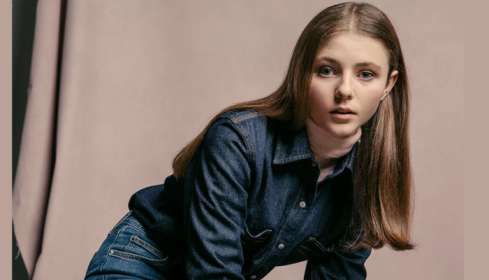 How Thomasin McKenzie Fashion Style Helps Your Mind
