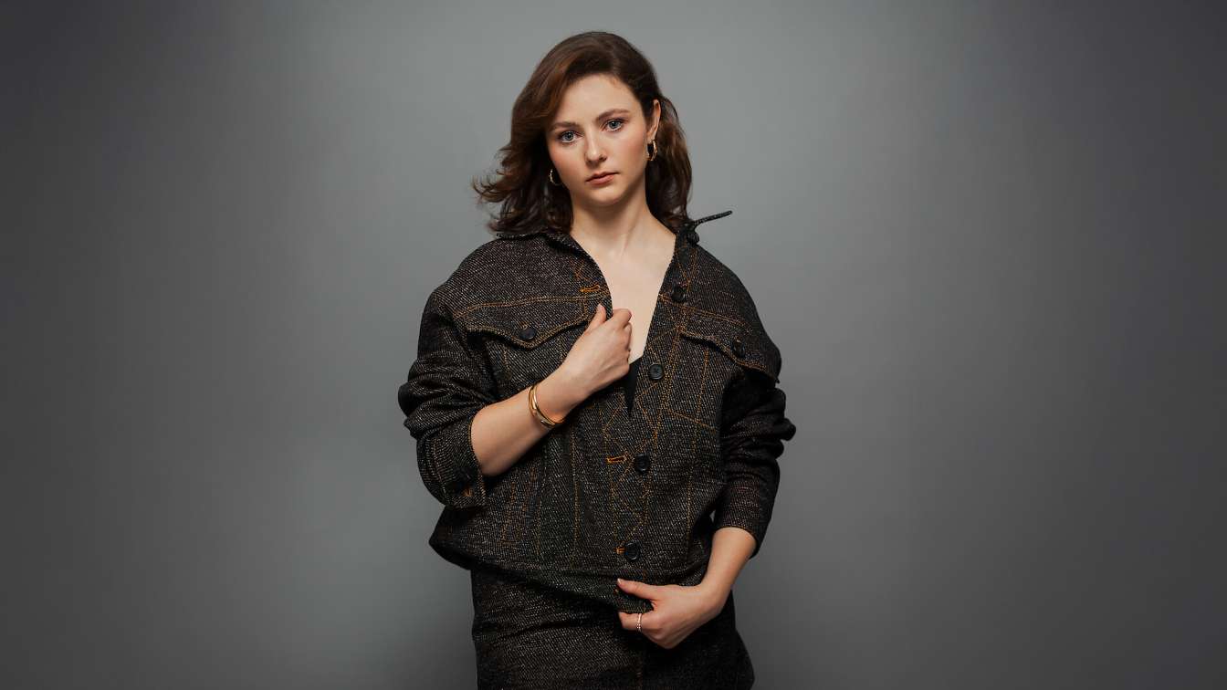 A Close Look at Thomasin McKenzie Outfits